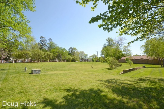 Building Photo - 3 br, 2 bath House - 8317 Summerglen Cir