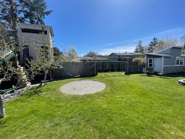 Building Photo - 2409 32nd Street