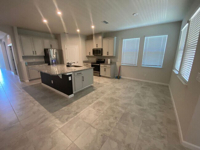 Building Photo - 2304 Tudor Rose Dr