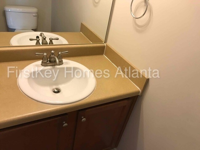 Foto del edificio - 10144 Benton Woods Dr