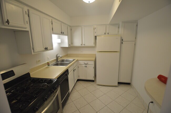 Building Photo - 1489 E Winslowe Dr
