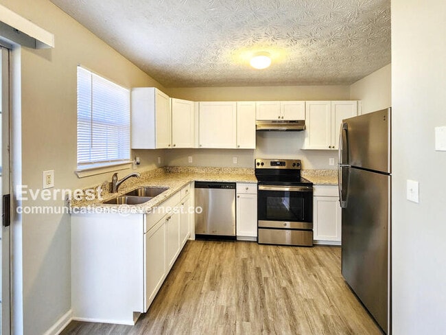 Foto del edificio - 13 Oak Grove Ct