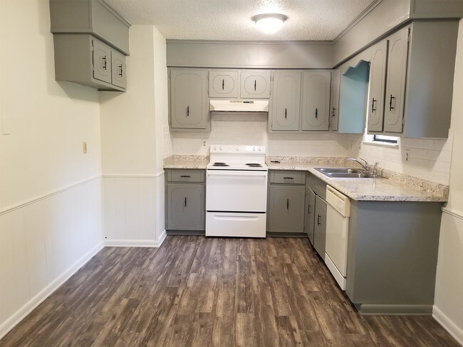Foto del edificio - 386 N Oak St