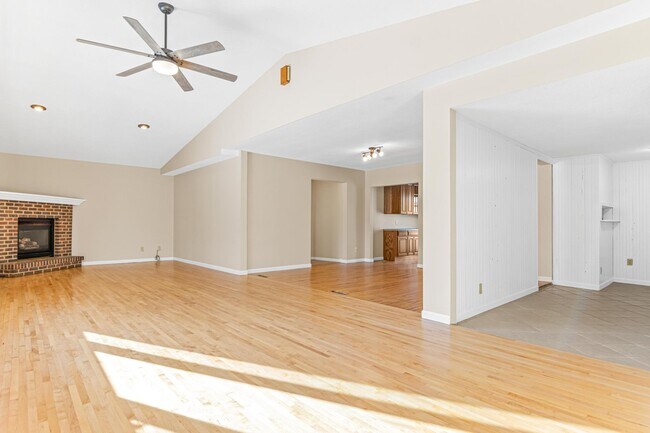 Building Photo - 701-35 Wisconsin Ave