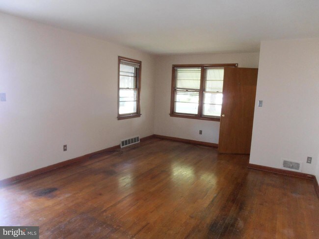 Building Photo - 1127 Parkway Ave