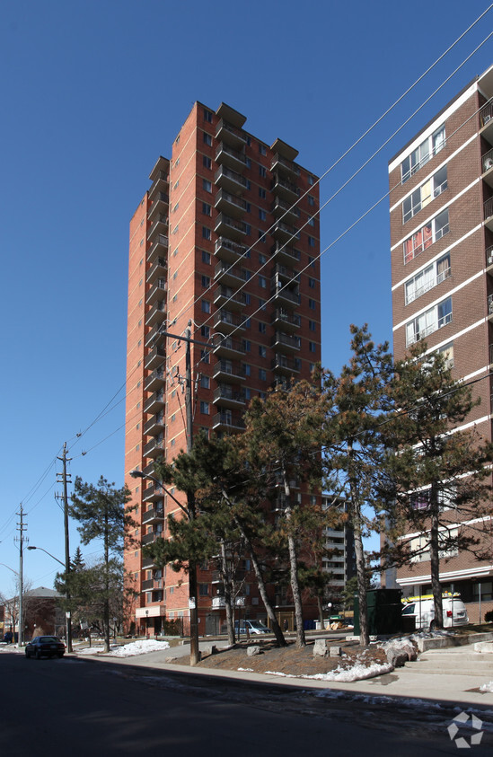 Photo principale - 60 Gowan Ave