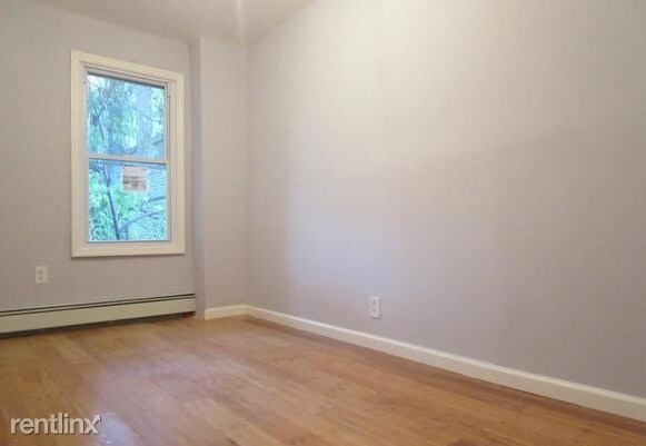 Primary Photo - 389 Monroe St