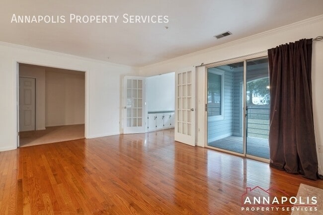 Building Photo - 10 Greystone Ct