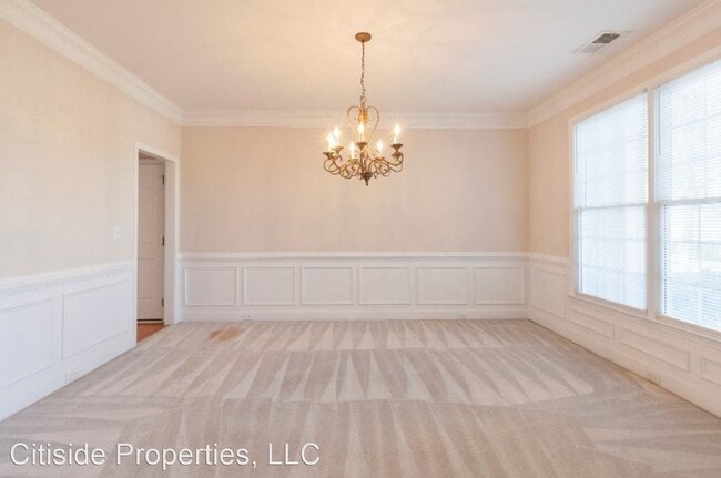 Building Photo - 4 br, 2.5 bath House - 1160 Abercorn Dr SW