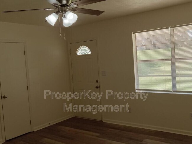Foto del edificio - 6601 Bradford Dr