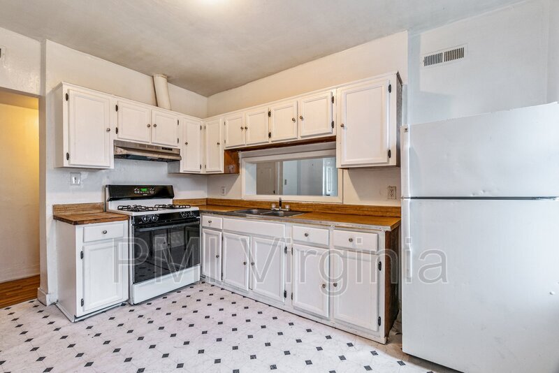 Primary Photo - 731 W 38th St