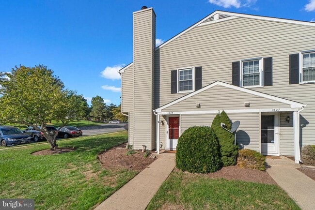 Building Photo - 1225 Danielle Dr