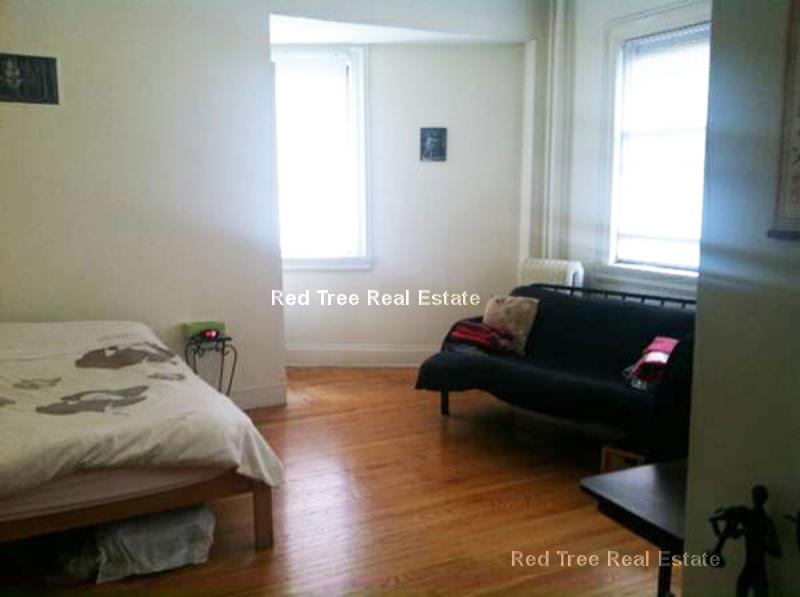 Building Photo - 1470 Beacon St