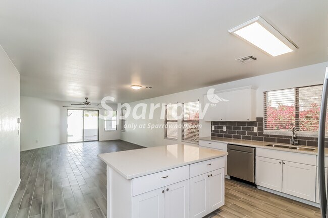 Building Photo - 13556 W Fargo Dr