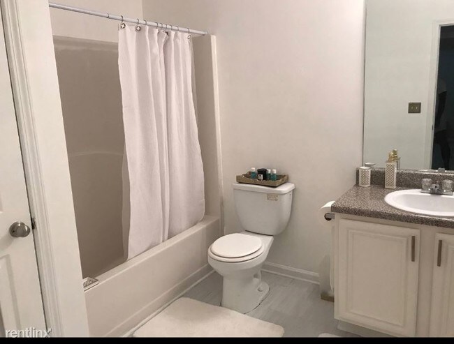 Foto del edificio - 5 br, 3 bath House - 3464 Augusta st.