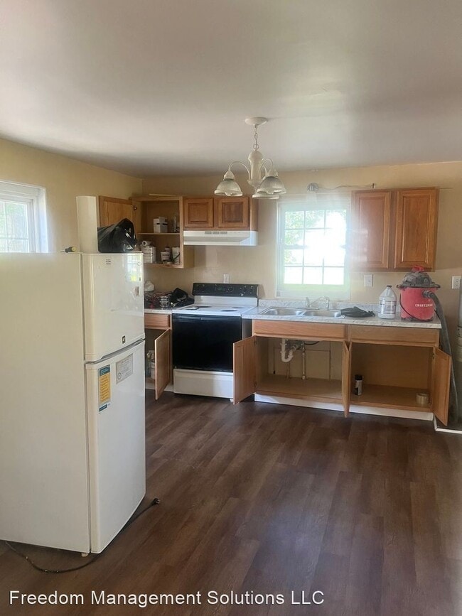 Building Photo - 1 br, 1 bath House - 105 N. McFarland St.