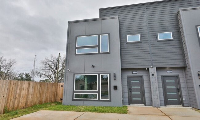 Building Photo - 9315 Ashville Dr