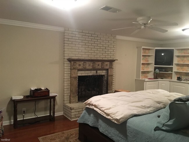 Building Photo - 6308 Brownlee Dr
