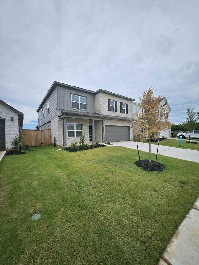 Foto del edificio - 2727 Crest Creek Ln