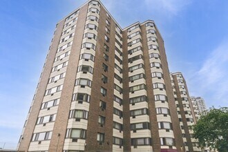 Building Photo - 7337 S South Shore Dr
