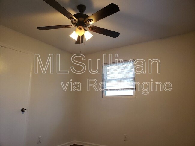 Building Photo - 2421 Dearborn Dr