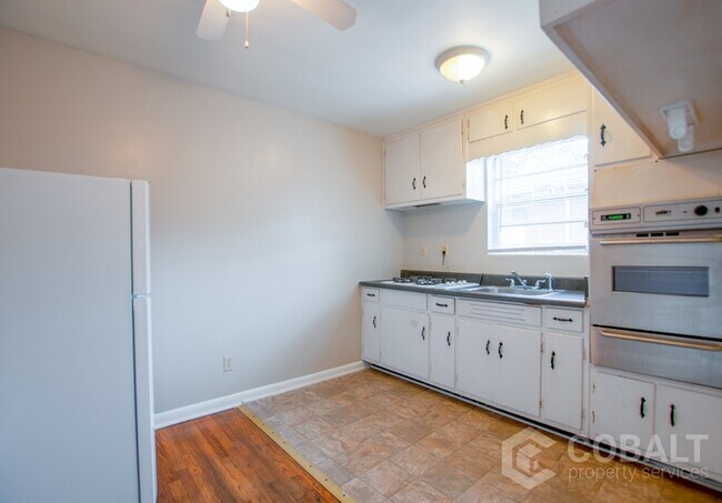 Foto del edificio - 896 Greenwood Ave NE