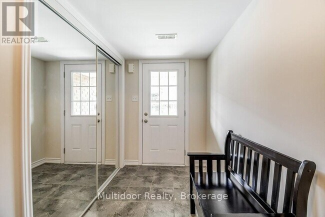 Photo du bâtiment - 20 Hiscott Dr