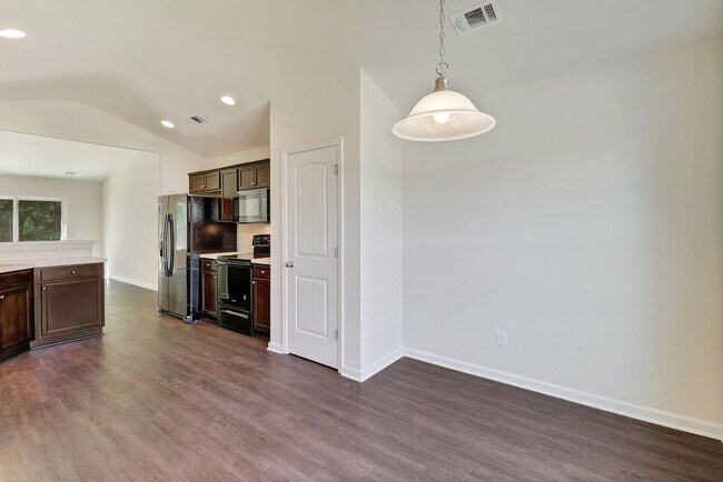 Building Photo - Hartford - Statesboro 3 Bed 2 Bath