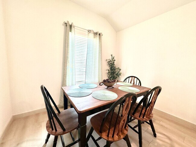 Foto del edificio - Beautiful 3Bed/2Bath Available!