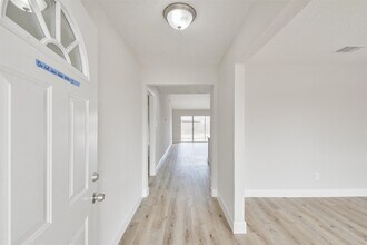 Building Photo - 12523 Drifting Winds Dr