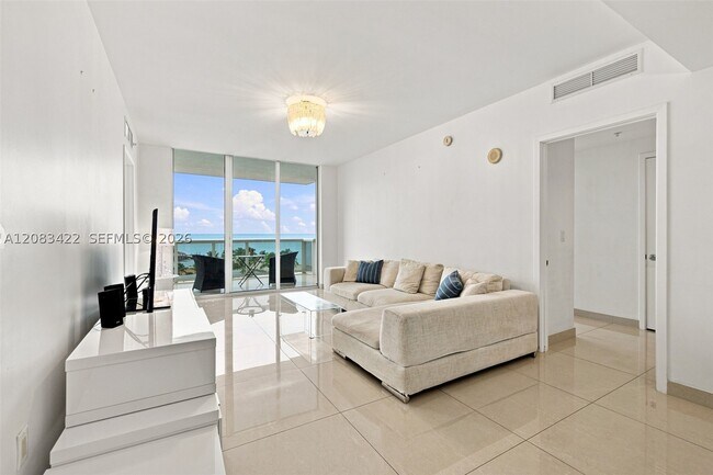 Foto del edificio - 18201 Collins Ave