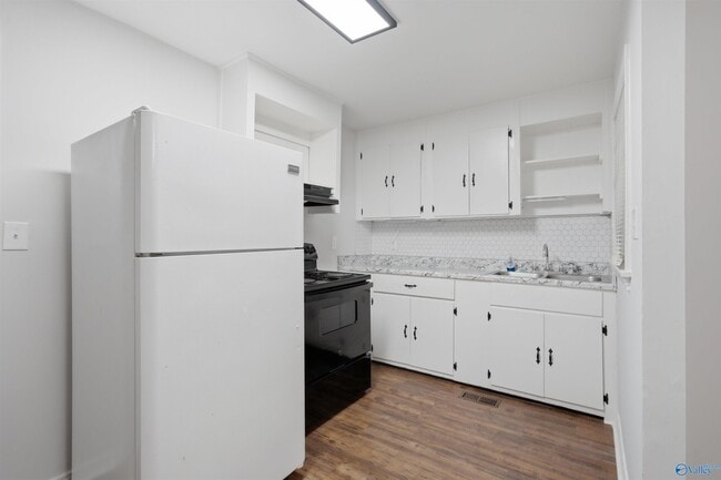 Foto del edificio - 2608 8th Ave SW