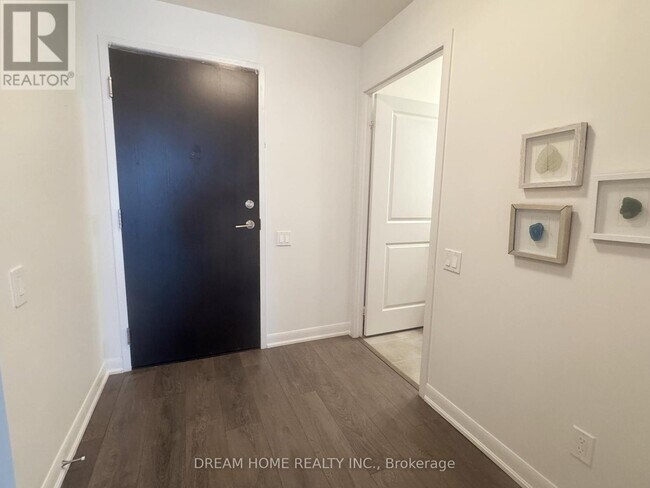 Photo du bâtiment - 5168-5168 Yonge St