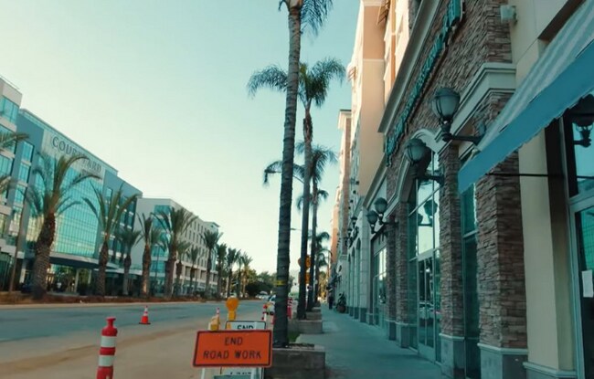 Foto del edificio - 909 W Hellman Ave