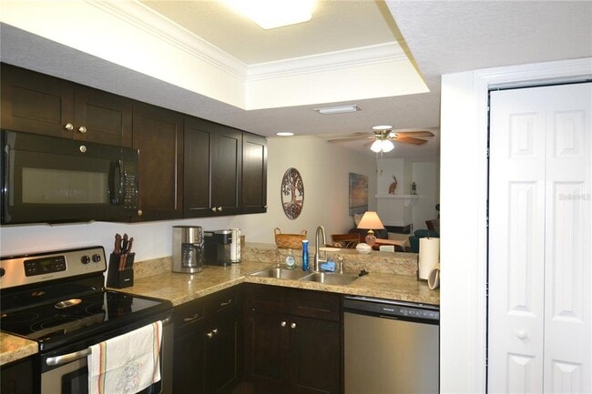Building Photo - 161 Lakeside Dr