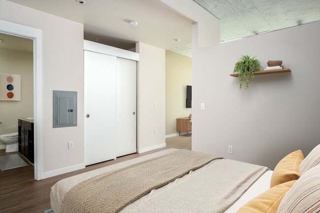 Building Photo - The Louisa Apartments