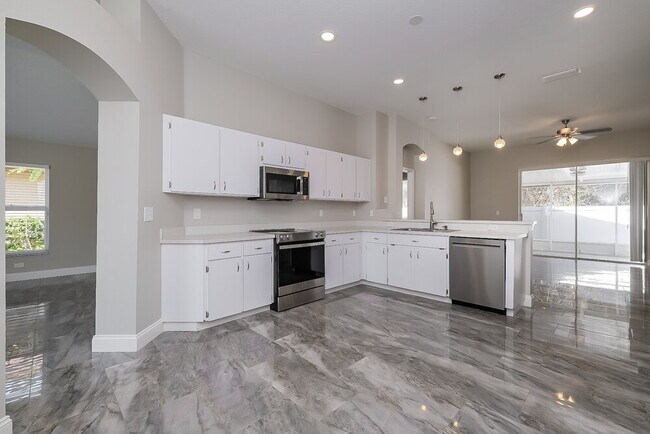 Building Photo - 8839 Cypress Hammock Dr
