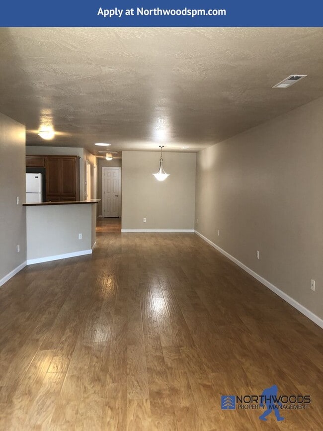 Building Photo - Located in Central Point in a 55 Plus Comm...