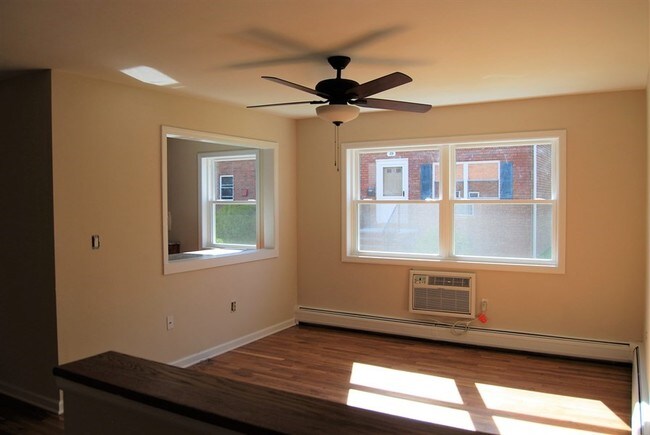 Foto del edificio - 51 Hinchman Ave