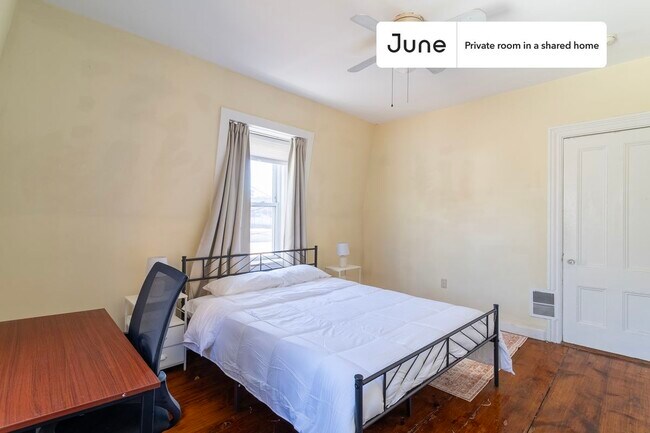 Foto del edificio - Room in Shared 5 bed/1 bath home