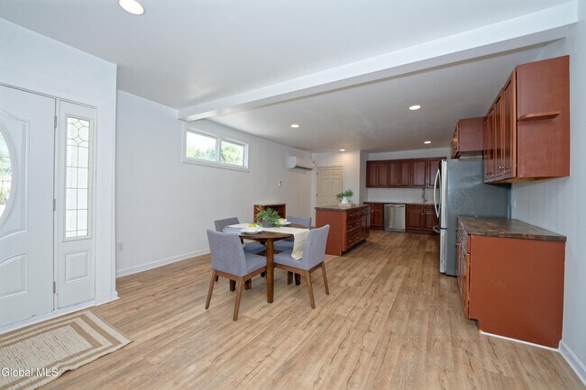 Foto del edificio - 714 NY-29