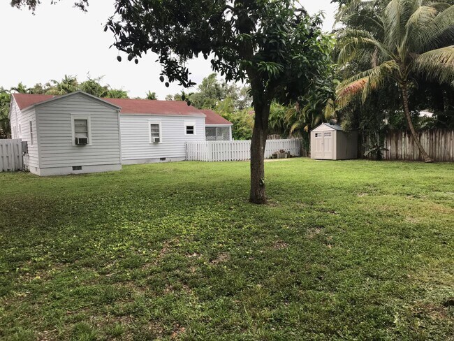 Foto del edificio - 1105 NE 118th St