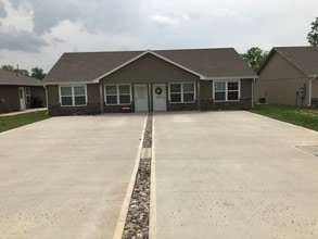 Building Photo - 600 W Gay St