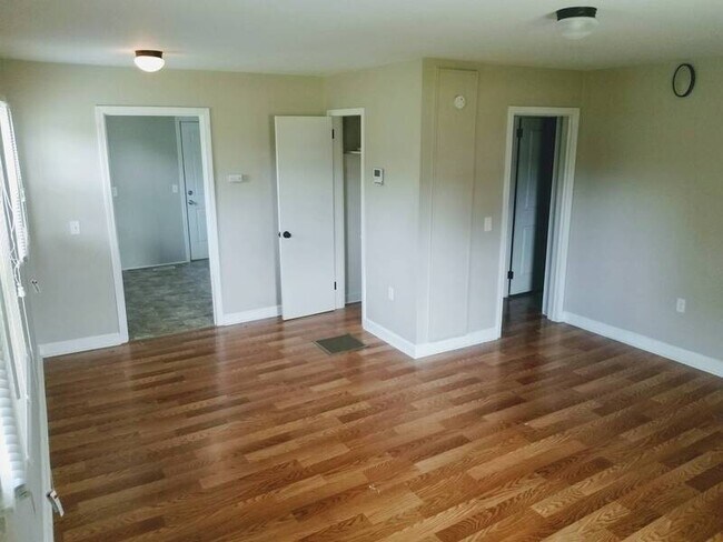 Building Photo - 307 Keowee Trail