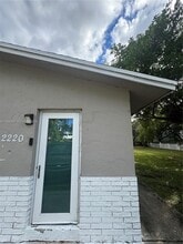 Building Photo - 2220 SW 46th Ct