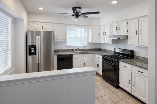 Building Photo - 230 Perth Hill Ct