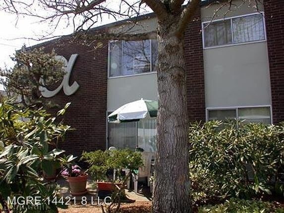Building Photo - 14421 8th Ave SW