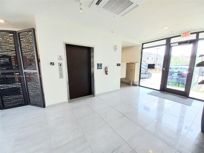 Foto del edificio - 8167 NW 41st St