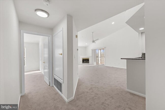 Foto del edificio - 6613 Netties Ln