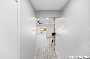 Foto del edificio - 5923 Hidden Dale St